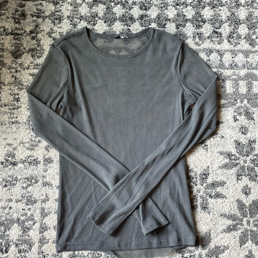 Silvery mesh top